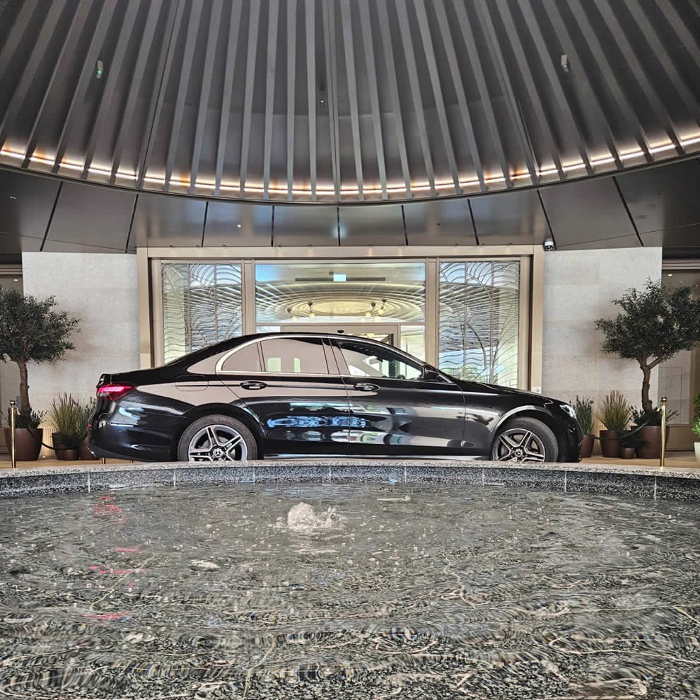 Premier Chauffeur Hire Essex Brentwood airport transfer Stansted to London