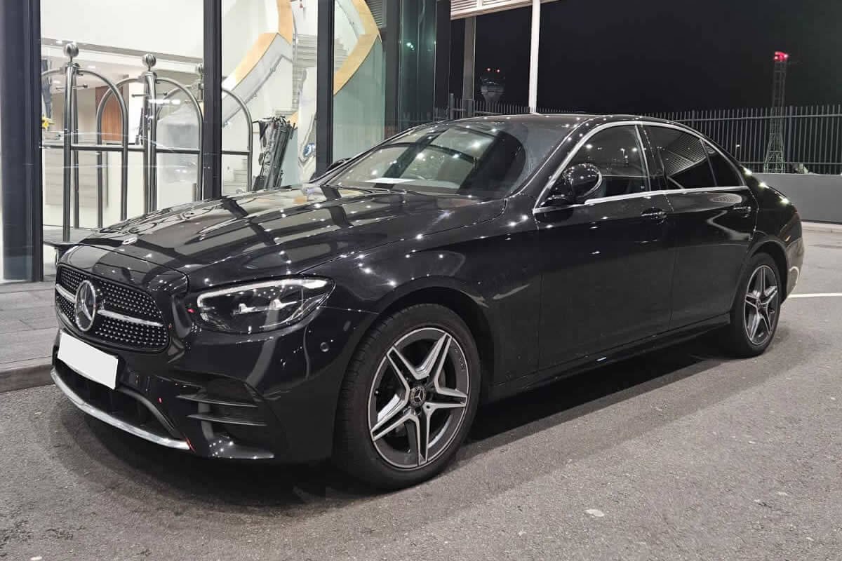 brentwood taxi airport transfer to London Gatwick (LGW)